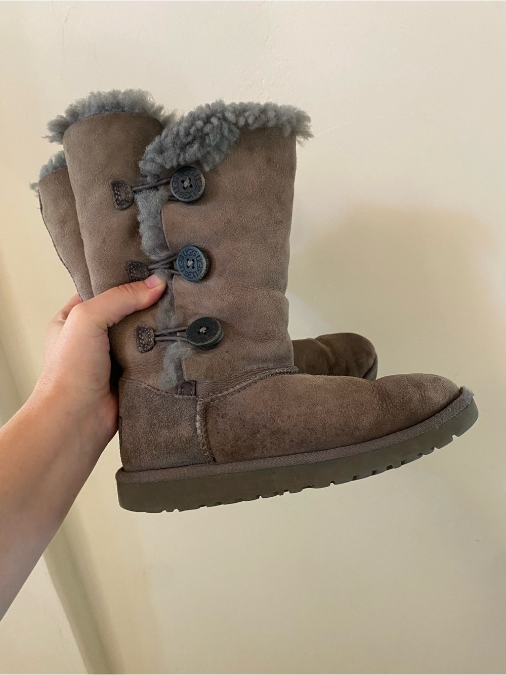 UGG Australia Kids Gray Suede Bailey Button Shearling Winter Boots Size 3